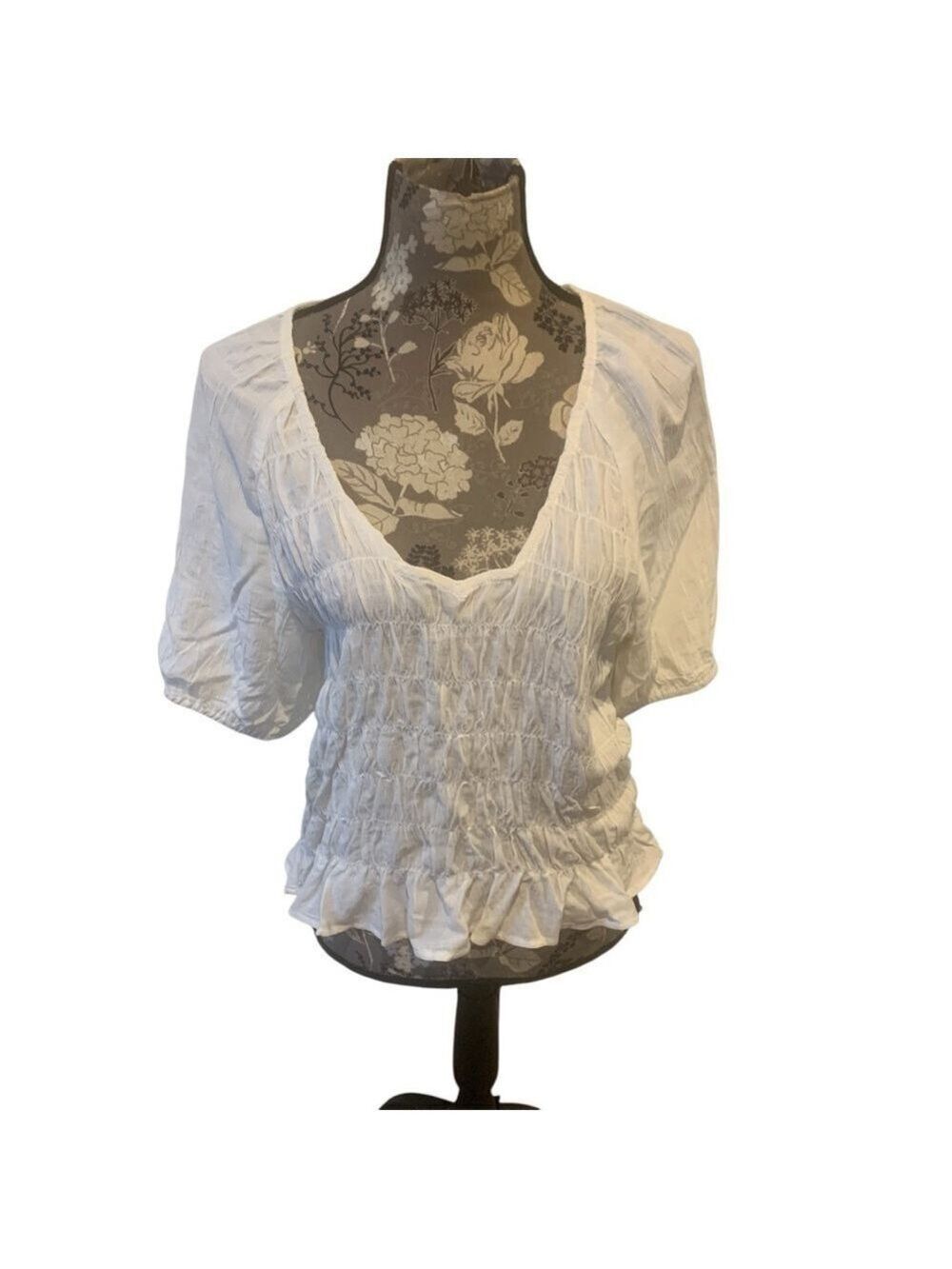 SANCTUARY  Women's Cream Short Sleeve Blouse NWT
